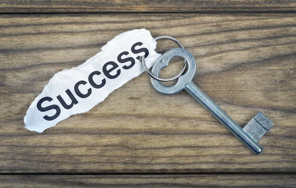 Ключ с сообщением Успех — стоковое фото