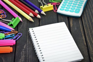 Office Araçları ve masa üstünde not etmek