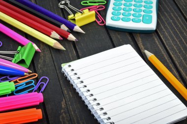 Office Araçları ve masa üstünde not etmek