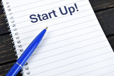 Start Up metin not defteri üzerinde
