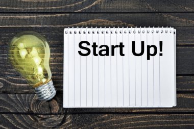 Start Up metin not defteri üzerinde