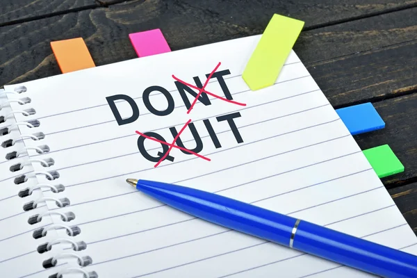 Don't quit word op Kladblok — Stockfoto