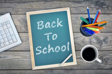 Okul yönetimi üzerinde okul metin geri