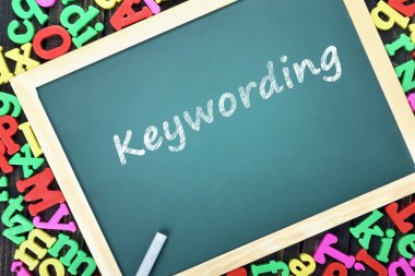 Okul yönetimi üzerinde keywording metin