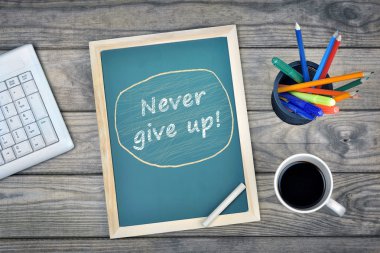 Okul yönetimi üzerinde metin asla pes