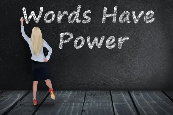 Ord har makt text på svarta tavlan — Stockfoto