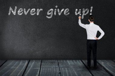 Metin kara tahta üzerinde hiç pes