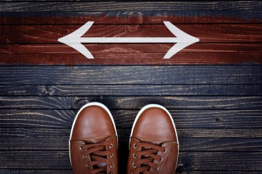 Katta okları mesaj ve spor ayakkabı