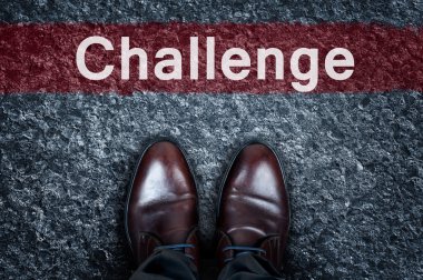 İtirazı iletisi asfalt üzerinde