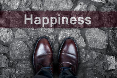 Asfalt üzerinde mutluluk mesajı