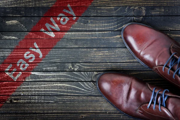 Enkelt sätt meddelande och business skor — Stockfoto