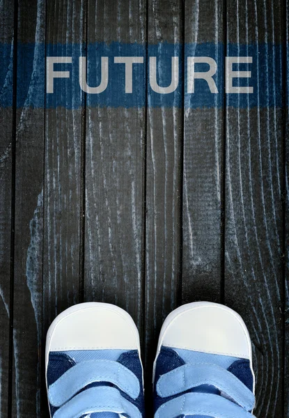 Gelecek mesaj ve çocuk ayakkabı katta — Stok fotoğraf