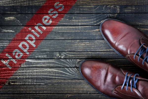 Geluk bericht en zakelijke schoenen — Stockfoto