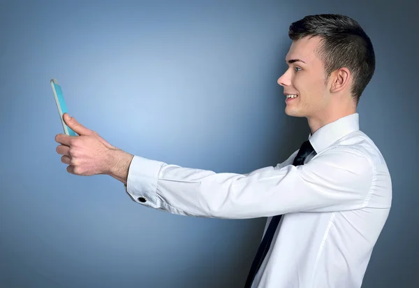 Man holding tablet — Stock Photo, Image