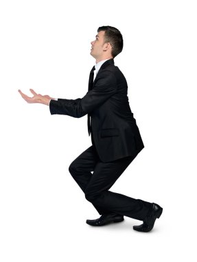 İş adamı bir şey taşımak