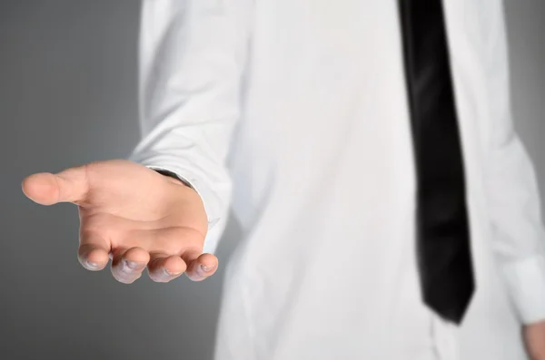 Geschäftsmann gibt die Hand — Stockfoto