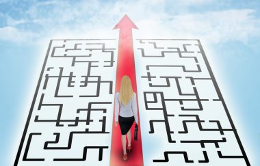 Gökyüzü yol ve iş kadın yürüyüş