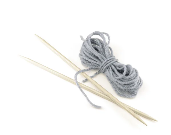 白で隔離されるスポークと編み物 — Stock fotografie
