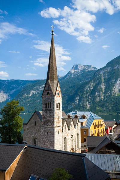 Pohled z Hallstattu christuskirche kostelní zvonice — Stock fotografie