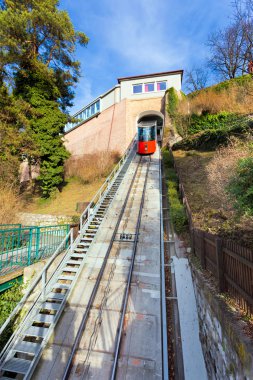Füniküler Schlossberg ve Graz panoramik şehir görünümüne tırmanma