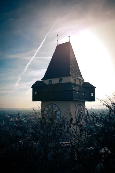 Uhrturm oude klokkentoren in Graz — Stockfoto