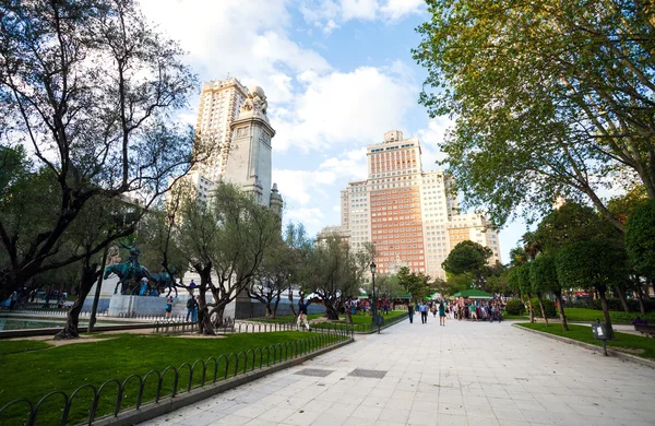 Spain Square with monument to Cervantes, Torre de Madrid and Edi — Stock Photo, Image