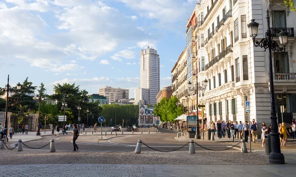 Torre de Madrid Madrid bir bahar gününde sunnset görünümü oluşturma — Stok fotoğraf