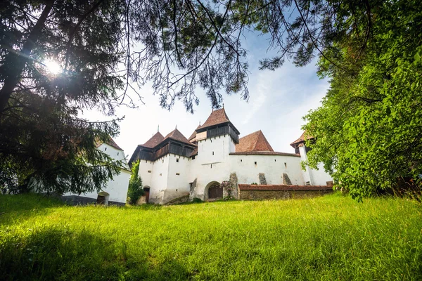 Igreja fortificada em Viscri, na Transilvânia — Fotografia de Stock