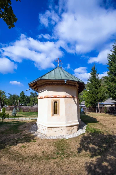 Old orthodox monastery from Polovragi — Stock Photo, Image