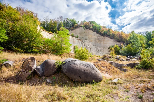 Los trovantes de Costesti - Las piedras vivas y en crecimiento de los gitanos — Foto de Stock