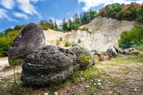 Los trovantes de Costesti - Las piedras vivas y en crecimiento de los gitanos — Foto de Stock