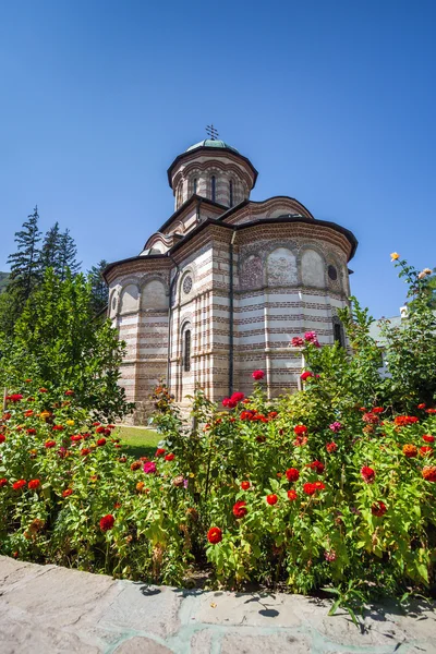 Cozia monastery church on a sunny summer day — Stock Photo, Image