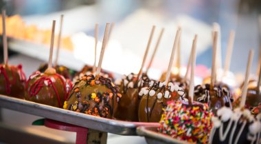 candy apples on display