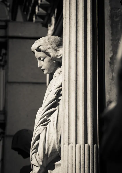 Estátua feminina Cemitério da Recoleta — Fotografia de Stock