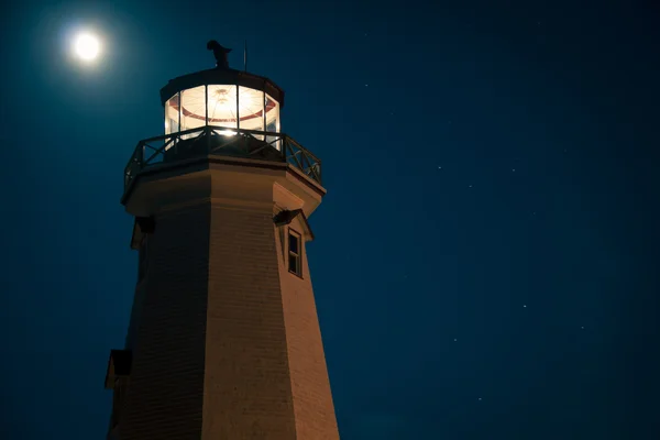 Vuurtoren en maan — Stockfoto