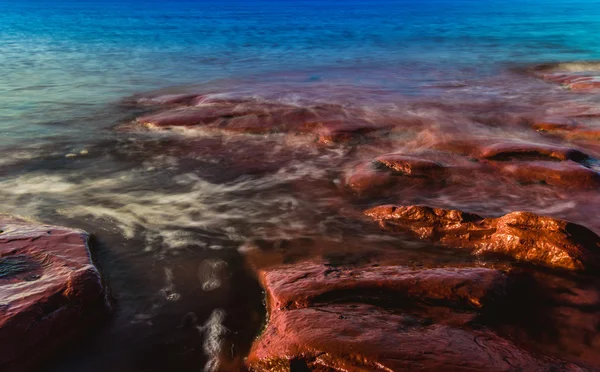 Skalnaté pobřeží Atlantického oceánu — Stock fotografie