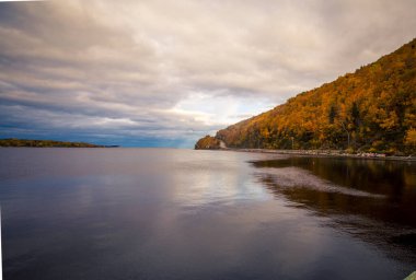 Cape Breton Nova Scotia 'da göl