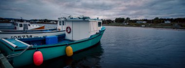 Cape Breton 'da bir limanda balıkçı teknesi