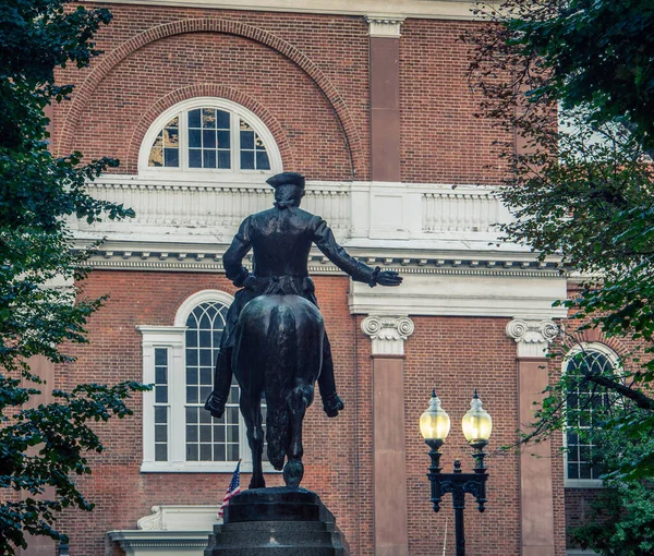 波士顿的Paul Revere雕像 — 图库照片