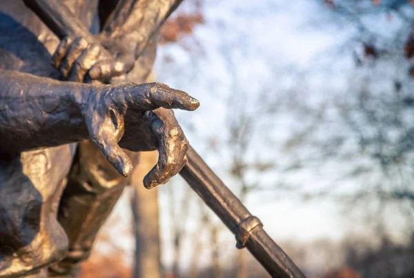 Finger Pointing Statue — Stock Photo, Image