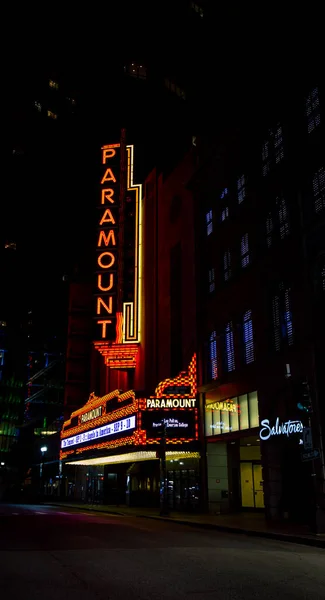 Знак Paramount Театральном Районе Бостона — стоковое фото