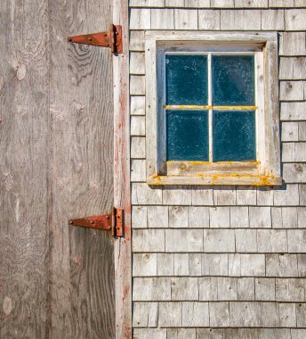 rustik ahşap ahır penceresi 