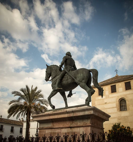 Statua konia i jeźdźca — Zdjęcie stockowe