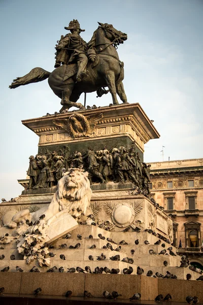 Standbeeld van Vittorio Emanuele — Stockfoto