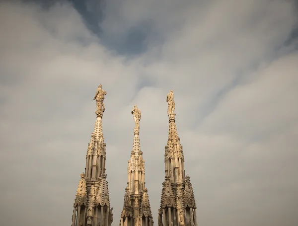 Estátua na catedral milan — Fotografia de Stock