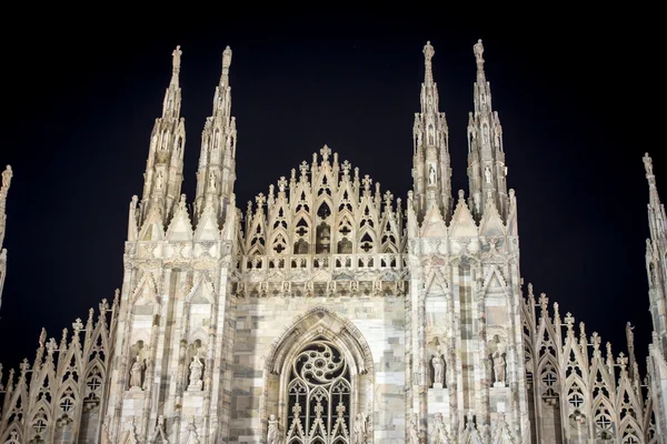 Duomo milan à noite — Fotografia de Stock