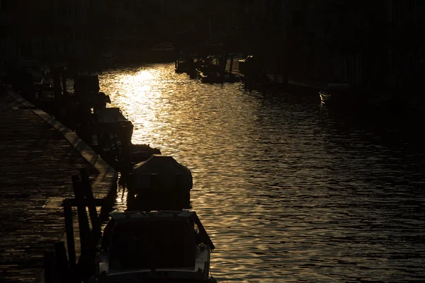 Ochtend op het kanaal — Stockfoto