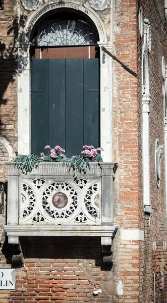 Piccolo balcone venezia — Foto Stock