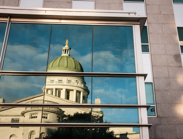 Ventana del edificio de oficinas — Foto de Stock