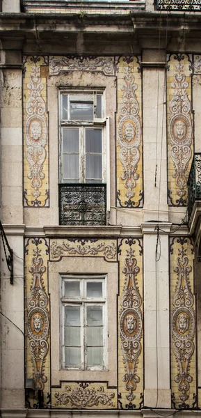 Ventana en Lisboa —  Fotos de Stock